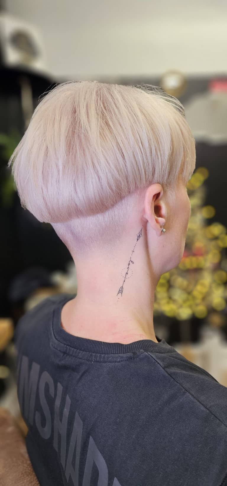Adriana Seagrave Hair photo 4