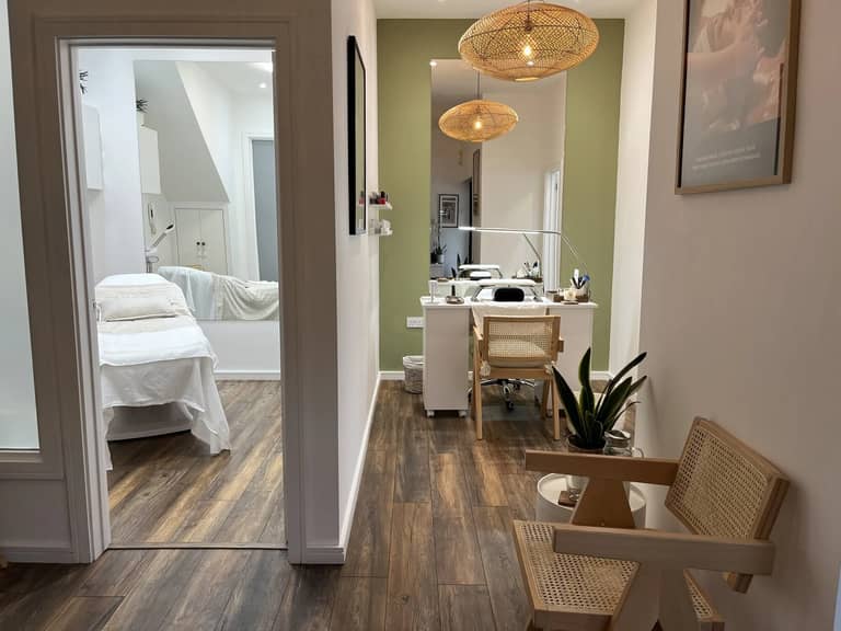 The White Room Beauty Lounge photo 3